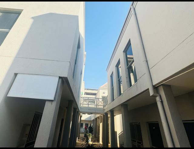 1,800M² BUILDING FOR SALE IN HATFIELD
